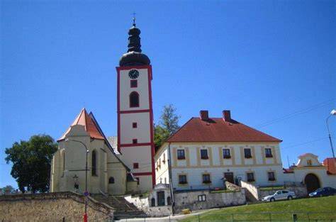 Kostel Povýšení svatého Kříže Veselí nad Lužnicí