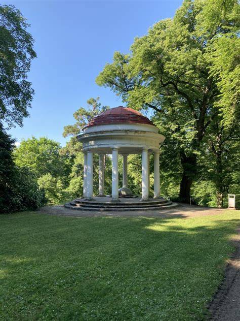 Anglický park zámku a řeka Oslava