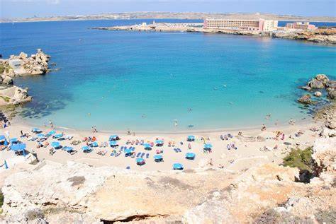 Paradise Bay Malta písčitá pláž