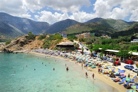 Skalnaté zátoky a pláže Bali Kréta