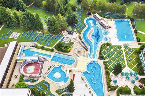 Bad Füssing lázeňský park a termální bazény