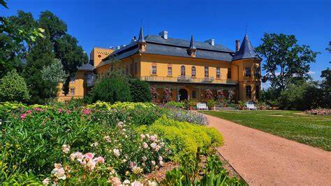 zámecký park Osečany romantické stavby