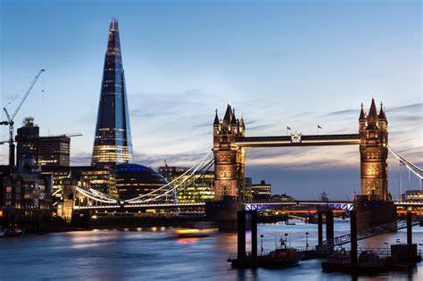 Výhled z The Shard na Tower Bridge