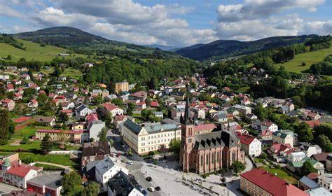 Letiště Vrchlabí a panorama Krkonoš