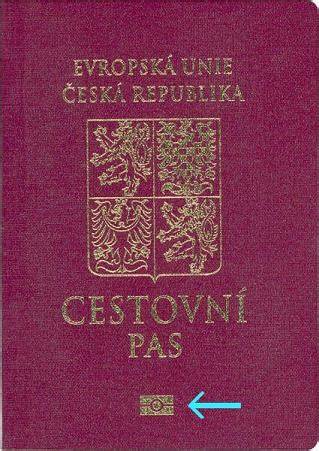 Biometrický cestovní pas a otisky prstů