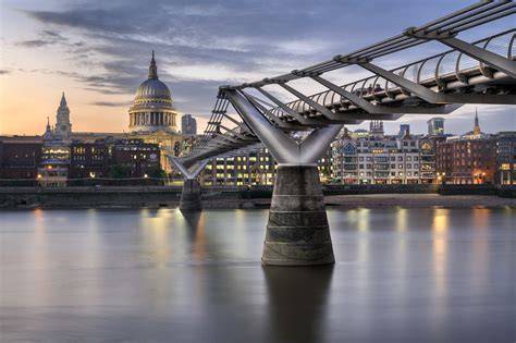 St. Paul's Cathedral a Millenium Bridge