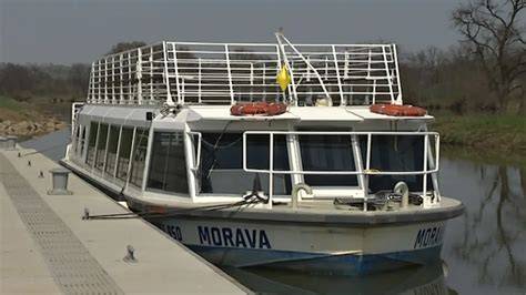 Vyhlídková loď na Baťově kanálu
