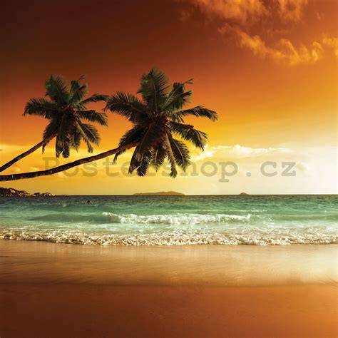 dlouhá pláž Koh Lanta při západu slunce