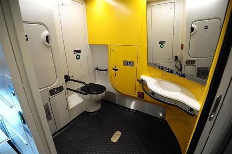 Moderní vlaková toaleta Pendolino