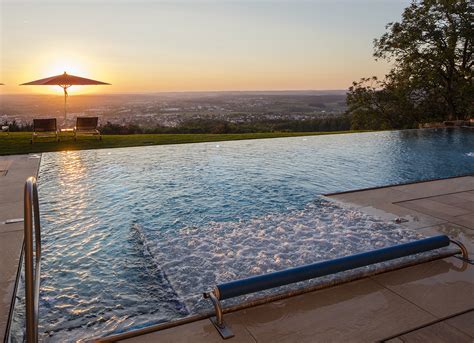 Hotelové bazény a laguny Fanar Hotel