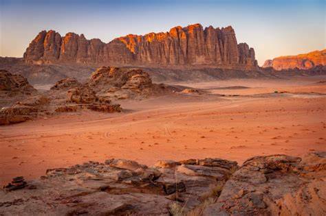 Wadi Rum růžové skalní věže