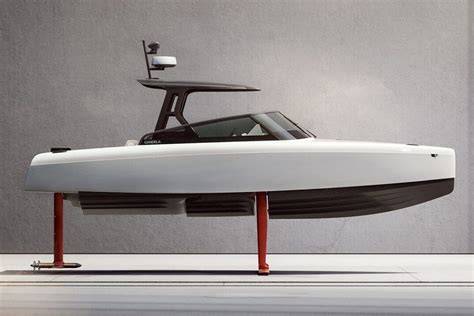 Hydrofoil pod windsurfingovým prknem