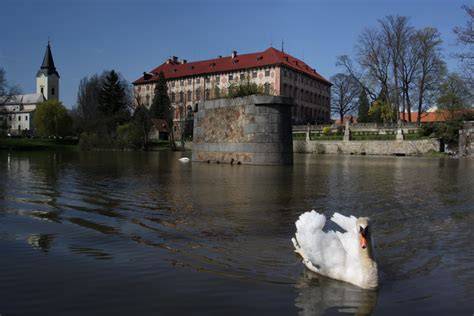 Zámek Libochovice a park u řeky Ohře