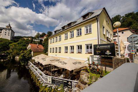 Restaurace s letní terasou v horách