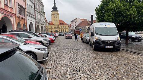 Parkování a ZTL v historickém centru Noli