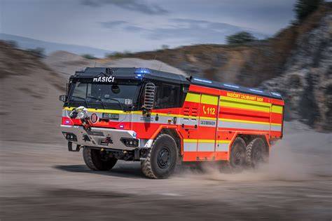 Nová cisterna Tatra 815 6x6 Force hasičů