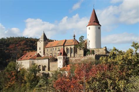 Hrad Křivoklát nad řekou Berounkou