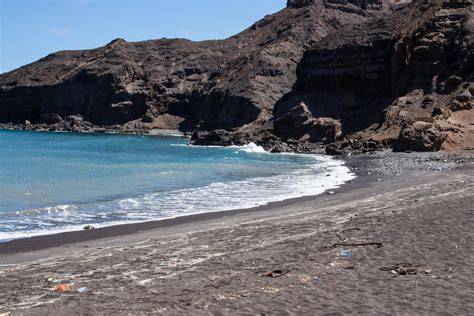 černá pláž Sandy Bay Svatá Helena