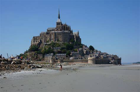 Mont-Saint-Michel příliv klášter pobřeží