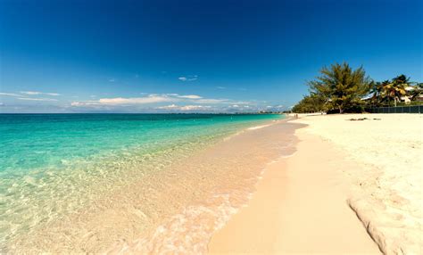Pláž Grand Cayman a Karibské moře