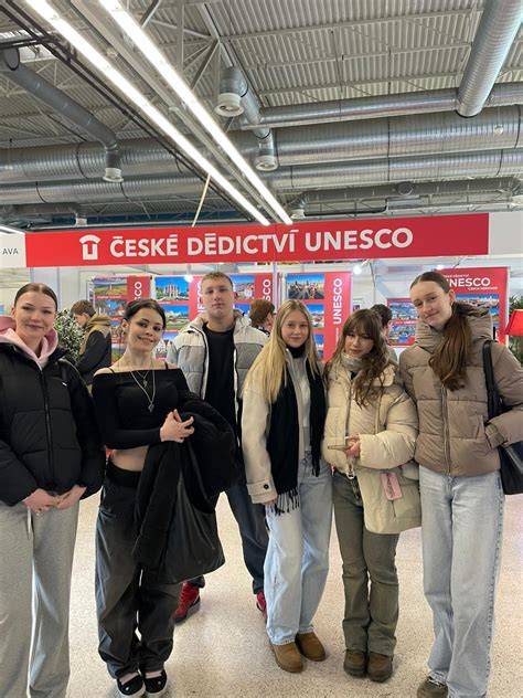 studenti cestovního ruchu plánují zájezd