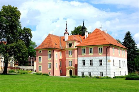 Zámek Mitrowicz u řeky Lužnice