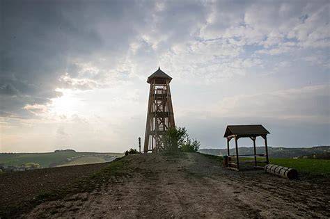 Turistická trasa k rozhledně Mařenka