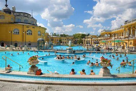 Termální lázně v Budapešti venkovní bazény