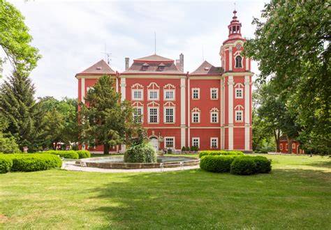 Zámek Dětenice během food festivalu